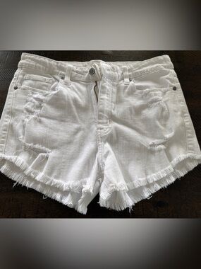 Mahina 🌺 White Distressed Frayed Hem Denim Cutoff Shorts